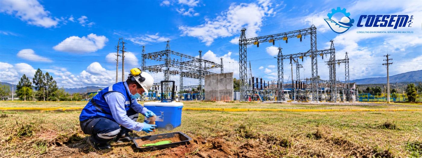 Muestreo de suelo en el área de una subestación eléctrica